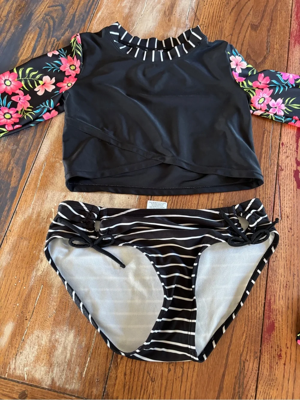 Kids Black Floral Long-Sleeve two Piece Swimsuit